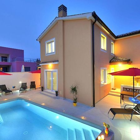 Villa With Private Pool In Village Jadreski Pula Eksteriør billede